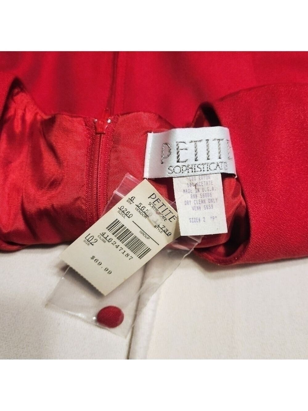 Petite Sophisticate Red Dress Petite Size 2 - Picture 10 of 13